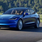 El Tesla Model 3 destaca por su tecnología, pero sufre una depreciación agresiva. Las constantes bajadas de precio en unidades nuevas por parte de Tesla impactan directamente en el mercado de segunda mano, reduciendo el valor de modelos recientes.