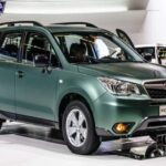 El Forester 2015, especialmente los modelos 2.0XT, sufre de consumo excesivo de aceite y problemas en el turbo que pueden provocar paradas inesperadas. Además, los frenos y el sistema eléctrico presentan fallos, incluyendo problemas con el CVT Lineartronic que pueden generar vibraciones y fallos totales, aumentando el riesgo de accidentes y costes de reparación.