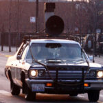 El “Bluesmobile” iguala en velocidad, pero se destaca por su resistencia. Sobrevivió a choques, saltos y persecuciones extremas.