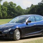El Maserati Ghibli es un coche impresionante al volante, pero su mantenimiento y reparaciones elevadas lo convierten en una inversión poco rentable. El lujo y el diseño llamativo no garantizan buena reventa: muchos compradores descubren que su alto estilo no se traduce en un valor duradero, perdiendo rápidamente dinero frente a la competencia.