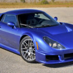 El Rossion Q1 nació como una evolución del Noble M400, moviéndose entre el concepto de kit car y superdeportivo accesible. Inicialmente requería ensamblaje por parte del comprador, aunque posteriormente la marca ofreció versiones completamente terminadas. Equipado con un motor V6 de hasta 450 CV, destacaba por su ligereza y enfoque purista. Aunque su producción fue limitada y finalizó en 2018, sigue siendo una opción interesante en el mercado de segunda mano.