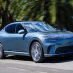 El Genesis GV60 lleva la seguridad a otro nivel en el mundo eléctrico. Incorpora sistemas como Highway Driving Assist 2 y detección de manos en el volante. Es uno de los SUV eléctricos más avanzados en seguridad activa, combinando tecnología de última generación con una conducción cómoda y eficiente.