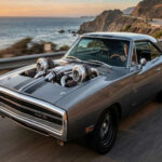 El Nissan Skyline GT-R R32, apodado “Godzilla”, dominó tanto en calle como en pista. Su motor seis en línea biturbo y su sistema AWD lo hicieron prácticamente imbatible, consolidándolo como un ícono japonés.