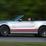 Desarrollado por SVT, el Trinity V8 es pura ingeniería de alto rendimiento. Equipado con un compresor Eaton, este motor genera 662 CV y convirtió al Ford Shelby GT500 en uno de los muscle cars más rápidos de su época. Su aceleración y potencia lo colocan entre los grandes V8 modernos.