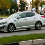 Muchos Optima fabricados entre 2011 y 2021 no incluyen inmovilizador electrónico. Esto permite que ladrones arranquen el vehículo de forma manual con métodos simples, aumentando significativamente los robos.