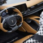 El exclusivo Pininfarina B95 lleva la experiencia eléctrica a otro nivel con 1.877 CV y una aceleración de 0 a 100 km/h en apenas 2 segundos.