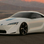 El Toyota FT-HS fue otro concept híbrido adelantado a su época. Con motor V6 y sistema eléctrico, rondaba los 400 hp y buscaba ser un deportivo accesible. Su enfoque y filosofía anticiparon en parte lo que luego sería el regreso del Supra moderno.