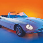 El Ferrari 365 California es uno de los modelos más exclusivos de la marca italiana. Diseñado por Pininfarina y presentado en 1966, montaba un V12 de 4.4 litros. Solo se fabricaron 14 unidades, lo que lo convierte en una de las Ferrari más raras y valiosas jamás creadas.