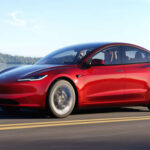 El Tesla Model 3 sigue siendo una referencia en eficiencia y autonomía, con hasta 363 millas en versiones Long Range. Su ecosistema de carga y software es su gran ventaja, aunque su enfoque berlina lo aleja del concepto SUV del Ioniq 5. Es uno de los eléctricos más eficientes del mercado.