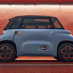 El Ami moderno es un microvehículo eléctrico lanzado en 2020, pensado para movilidad urbana. Su diseño simétrico y su planteamiento minimalista lo convierten en un concepto radicalmente diferente, aunque mantiene el espíritu práctico del original.