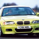El BMW M3 E46 sigue el ciclo clásico de los deportivos icónicos: caída de precios, deterioro de unidades y posterior subida. Con su motor atmosférico y equilibrio dinámico, es uno de los M3 más valorados por los puristas. Desde £12.000, los mejores ejemplares ya están aumentando de precio.