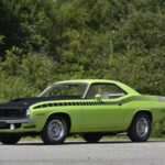 El Plymouth AAR ‘Cuda nació para competir en la Trans-Am. Con su V8 340 Six-Pack, suspensión específica y estética agresiva, era un coche de carreras disfrazado de muscle car.