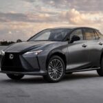 El Lexus RZ es uno de los que más pierde valor, con hasta un 55% en cinco años. Su autonomía limitada y la fuerte competencia en eléctricos afectan directamente su demanda.