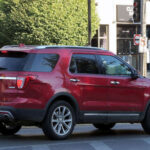 El Explorer ha evolucionado hacia un SUV más moderno sin perder su esencia. Los modelos entre 2016 y 2019 ofrecen un buen equilibrio entre tecnología, espacio y fiabilidad, siendo muy valorados en el mercado familiar.