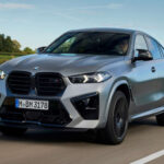 El BMW X6 M combina diseño llamativo con prestaciones extremas, superando los 600 CV. Sin embargo, su alto coste y mantenimiento hacen que retenga solo un 37% de su valor, convirtiéndolo en una ganga en el mercado de ocasión.