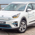 El Kia Niro EV ofrece buen valor inicial, pero el mantenimiento termina siendo más alto de lo esperado. Aunque las reparaciones no son graves, el gasto acumulado en revisiones y desgaste general lo posiciona entre los más costosos de su categoría.