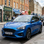 El Ford Focus es conocido por su dinamismo, pero algunas versiones han tenido problemas de transmisión.

Los fallos en embrague y caja de cambios son recurrentes según mecánicos.

Esto puede afectar tanto a la comodidad de conducción como a los costes de mantenimiento.