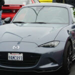 El Mazda MX-5 Miata destaca por su simplicidad mecánica y su enfoque ligero. Esa filosofía lo convierte en un deportivo sorprendentemente duradero.

Con el mantenimiento adecuado, puede ofrecer muchos años de conducción sin problemas graves, combinando fiabilidad con placer de conducción.