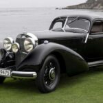 Uno de los clásicos más valiosos de la marca. Diseño artesanal, motor sobrealimentado y una exclusividad extrema. Algunas unidades superan los 10 millones de dólares en subastas.