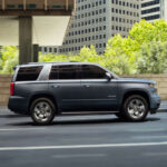 El Chevrolet Tahoe es otro SUV que destaca por su capacidad para recorrer grandes distancias. Aunque no lidera en rankings de fiabilidad pura, su resistencia general le permite superar las 250.000 millas con relativa facilidad.