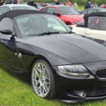 El BMW Z4 M es uno de los deportivos más puros de la marca. Su motor seis cilindros y chasis ágil lo convierten en una máquina perfecta para conducción deportiva.