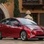 El Prius de 2016 es una apuesta clara por la eficiencia a largo plazo. Con consumos muy bajos y una ingeniería pensada desde cero para ahorrar combustible, sigue siendo extremadamente relevante en 2026. Es la opción lógica para quienes priorizan costes de uso y fiabilidad.