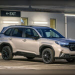 El Subaru Forester es conocido por su tracción total y su capacidad en condiciones difíciles. Bien mantenido, puede superar los 200.000 km sin grandes inconvenientes. Es una opción fiable para quienes necesitan versatilidad y resistencia.