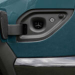 Gracias al puerto NACS, puede usar Superchargers de Tesla, lo que amplía enormemente las opciones de carga, además de poder cargarse fácilmente en casa.