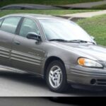 Muy accesible en precio, pero con múltiples fallas: encendido, frenos, motor y airbags.
Es uno de los modelos más reportados por problemas, lo que lo convierte en una compra poco recomendable.