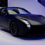 El Toyota GR HV Sports combinaba diseño inspirado en Le Mans con tecnología híbrida. Basado en el GT86, parecía listo para producción, pero quedó en concept. Representaba una posible visión de deportivos híbridos accesibles que nunca se concretó.