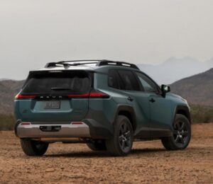 Toyota sorprende: el Camry supera al RAV4 como el modelo más vendido en 2026.