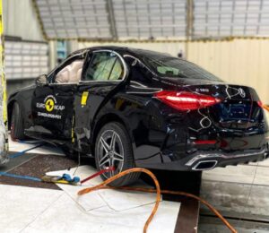 BMW Serie 3 vs Audi A5 vs Mercedes Clase C: cuál es el sedán de lujo más seguro en 2025.