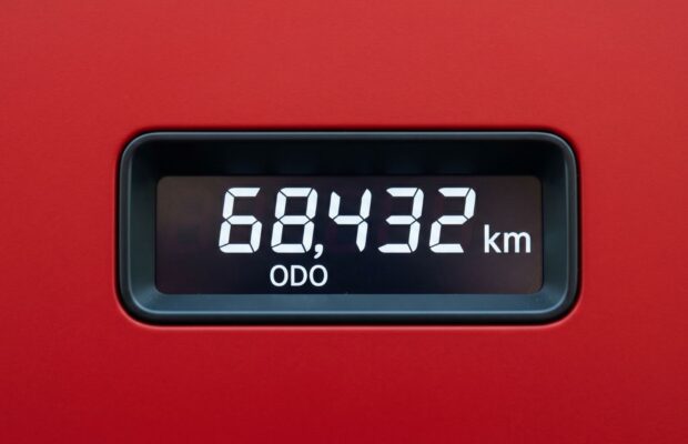Odómetro El dispositivo que sirve para medir el kilometraje de un auto