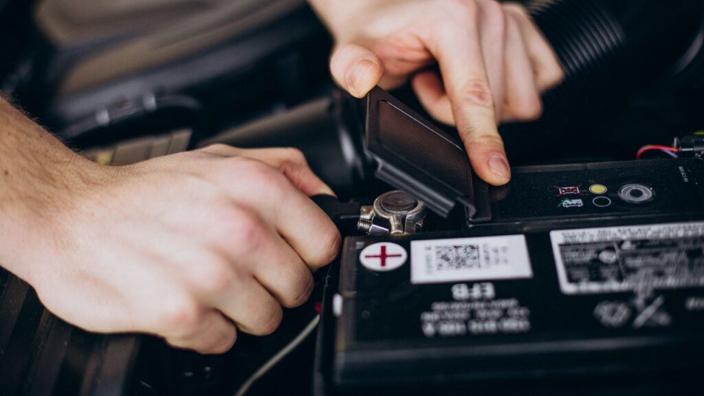 Cómo pasar corriente de un auto a otro sin quemar la computadora