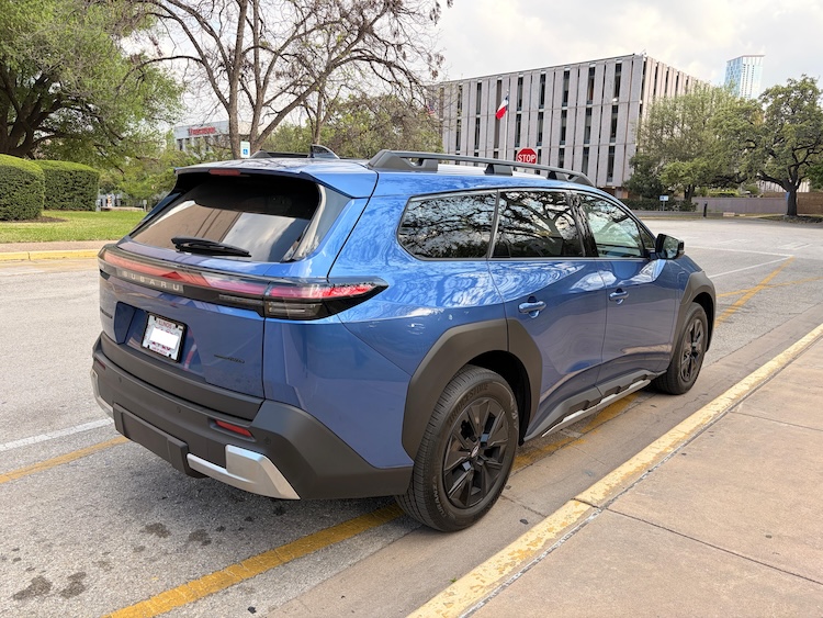 Trasera de un Subaru Trailseeker 2026