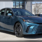 El Toyota Camry mantiene intacta su reputación como una de las berlinas usadas más fiables de Estados Unidos. Su combinación de bajo consumo, mantenimiento asequible y una mecánica prácticamente indestructible lo convierten en una de las compras más recomendables dentro del mercado de ocasión.