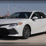 El Toyota Camry fabricado entre 2007 y 2017 sigue siendo una de las compras más inteligentes del mercado de segunda mano. Destaca por su mantenimiento económico, motores duraderos y excelente consumo, especialmente en versiones de cuatro cilindros. Muchos ejemplares superan las 200.000 millas sin averías importantes.
