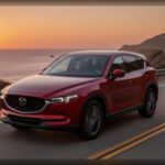 El Mazda CX-5 se ha convertido en uno de los SUV más respetados del mercado gracias a una combinación muy difícil de encontrar: calidad premium, excelente comportamiento dinámico y una fiabilidad sobresaliente. Numerosos estudios recientes muestran niveles de satisfacción superiores a los del Toyota Corolla, especialmente por su sensación de calidad interior y menor cantidad de problemas mecánicos reportados. Además, sus motores Skyactiv destacan por evitar tecnologías excesivamente complejas. El CX-5 demuestra que un SUV también puede ser extremadamente fiable sin renunciar a una conducción divertida.