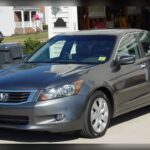 El Honda Accord lleva décadas destacando como una de las berlinas más fiables y eficientes del mercado. Gracias a motores muy bien diseñados y un mantenimiento relativamente sencillo, numerosas unidades continúan funcionando perfectamente después de recorrer más de 300.000 millas. El modelo de 2008, en particular, es ampliamente reconocido por su extraordinaria longevidad mecánica. El Accord demuestra que un sedán familiar también puede convertirse en un coche prácticamente eterno.