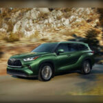 La versión convencional del Toyota Highlander también destaca por fidelidad de sus propietarios. Con interior amplio, consumo razonable y un habitáculo silencioso, sigue siendo una de las referencias para familias que priorizan durabilidad y confort diario.