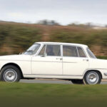 Los Alfa Romeo 2000 y 2600 Berlina intentaron abrirse camino en el exclusivo mercado de las berlinas de lujo italianas durante las décadas de 1950 y 1960. Aunque destacaban por la suavidad de sus motores y una calidad de fabricación notable, nunca lograron competir de tú a tú con modelos más prestigiosos ni con las propias berlinas deportivas más pequeñas de Alfa Romeo. Su limitada producción los ha convertido hoy en piezas muy poco comunes.