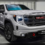 La GMC Sierra comparte gran parte de su mecánica con la Silverado, incluyendo muchos de sus problemas más criticados.

A pesar de ofrecer interiores más lujosos y acabados premium, numerosos usuarios reportan fallos de transmisión, problemas electrónicos y largas visitas al taller por averías difíciles de solucionar.