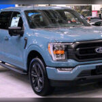 La Ford F-150 es uno de los vehículos más vendidos de Norteamérica y gran parte de su éxito se debe a su extraordinaria resistencia. Especialmente valoradas son las versiones equipadas con el motor V8 de 5.0 litros, capaces de superar ampliamente los 500.000 kilómetros con un mantenimiento correcto. Su capacidad de carga, su durabilidad estructural y las constantes mejoras tecnológicas han consolidado su posición como una de las camionetas más fiables del mercado.