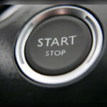 El Auto Start-Stop apaga el motor al detenerse para reducir consumo, aunque muchos conductores consideran molesta la pausa al volver a acelerar. En tráfico urbano intenso, el encendido y apagado constante puede resultar incómodo y poco natural.