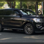 Para quienes necesitan espacio, potencia y capacidad de remolque, el Ford Expedition sigue siendo una referencia. Su motor EcoBoost ofrece buen rendimiento para su tamaño, mientras que su estructura robusta y tecnología bien resuelta le permiten acumular kilómetros con relativa facilidad.