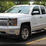 La Chevrolet Silverado 1500 ha construido una gran reputación gracias a su combinación de motores fiables, estructura resistente y gran versatilidad para el trabajo y el uso diario. Muchos propietarios aseguran que sus Silverado continúan funcionando perfectamente después de cientos de miles de kilómetros, especialmente las generaciones de 2014 en adelante. Además, su amplia variedad de configuraciones y motorizaciones la convierten en una de las pickups más completas del mercado. La Silverado 1500 sigue demostrando que puede soportar años de uso intensivo sin perder fiabilidad.