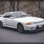 El Nissan R32 Skyline GT-R de Walker era pura cultura JDM. Con su sistema de tracción total y enorme potencial de preparación, se convirtió en uno de los pilares del tuning moderno global.
