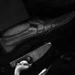 Una de las mayores sorpresas para quienes prueban un híbrido es la respuesta inmediata al acelerar. El motor eléctrico entrega par máximo desde cero revoluciones, lo que mejora salidas desde semáforos y maniobras urbanas. Aunque no son deportivos, ofrecen una sensación de agilidad muy agradable.