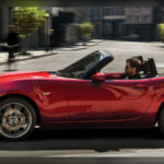 El Mazda MX-5 Miata 2019-2020 continúa siendo una referencia absoluta en diversión al volante. Ligero, fiable y emocional, este roadster ofrece una experiencia de conducción purista difícil de igualar en su rango de precio.