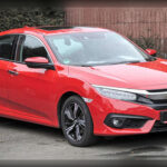 El Honda Civic es uno de los compactos más fiables jamás fabricados. Su combinación de eficiencia, costes de mantenimiento contenidos y gran calidad mecánica permite que muchos ejemplares superen con facilidad los 300.000 kilómetros. Las versiones modernas añaden además sistemas avanzados de seguridad y acabados de mayor calidad, reforzando una reputación construida durante varias décadas de éxito comercial.